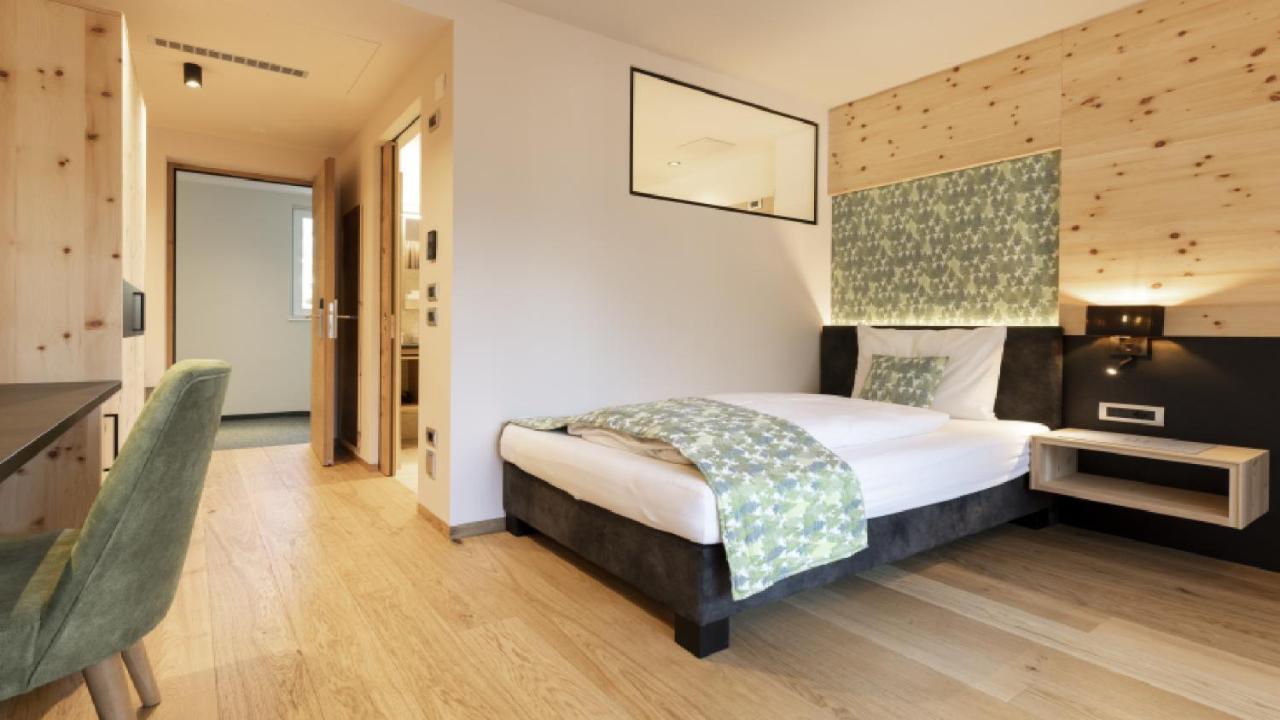 Cityhotel Goldener Adler B&B Chiusa Bagian luar foto