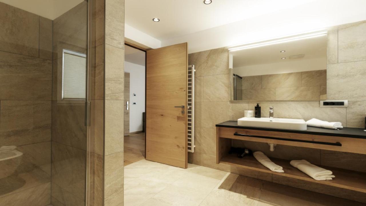 Cityhotel Goldener Adler B&B Chiusa Bagian luar foto