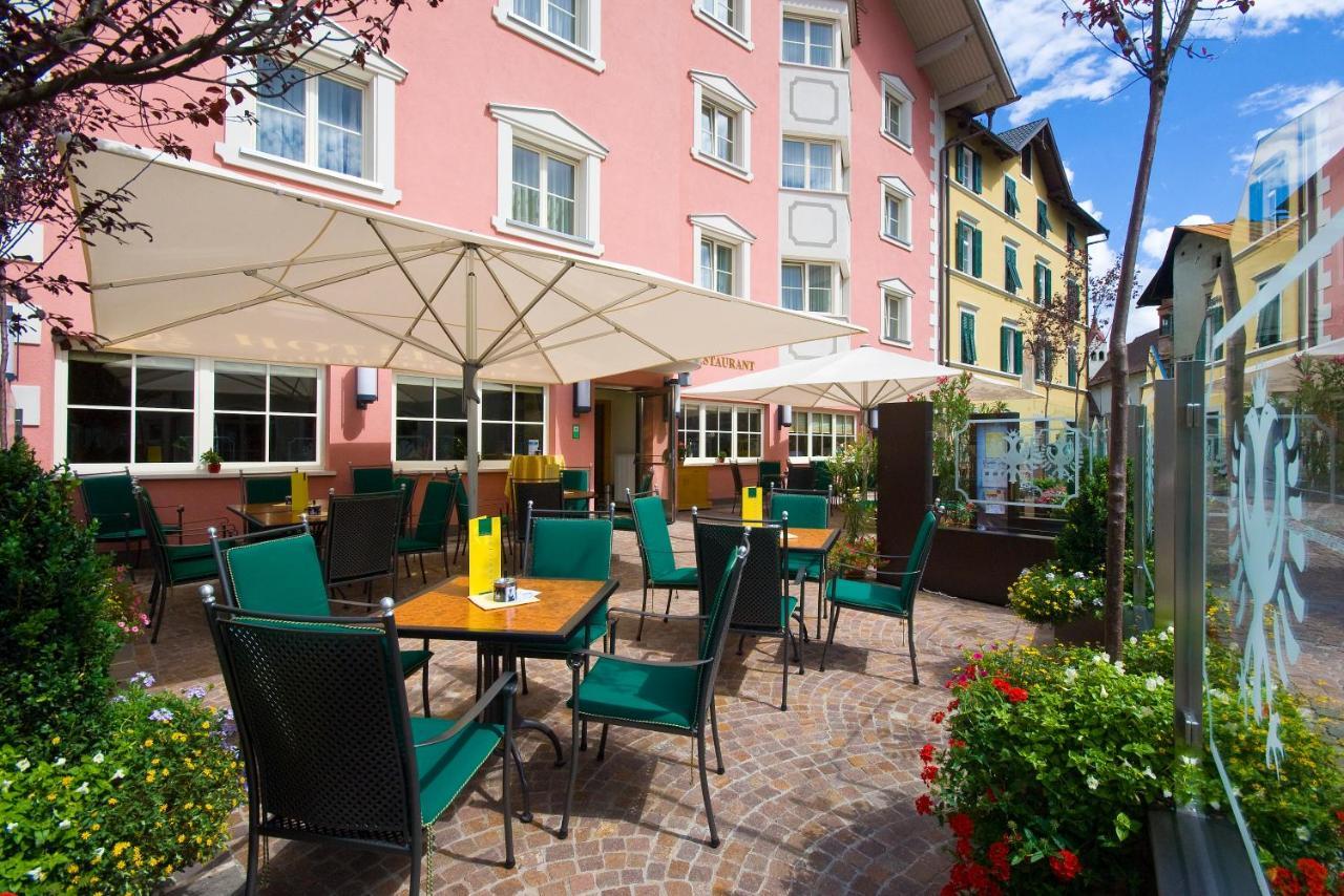 Cityhotel Goldener Adler B&B Chiusa Bagian luar foto