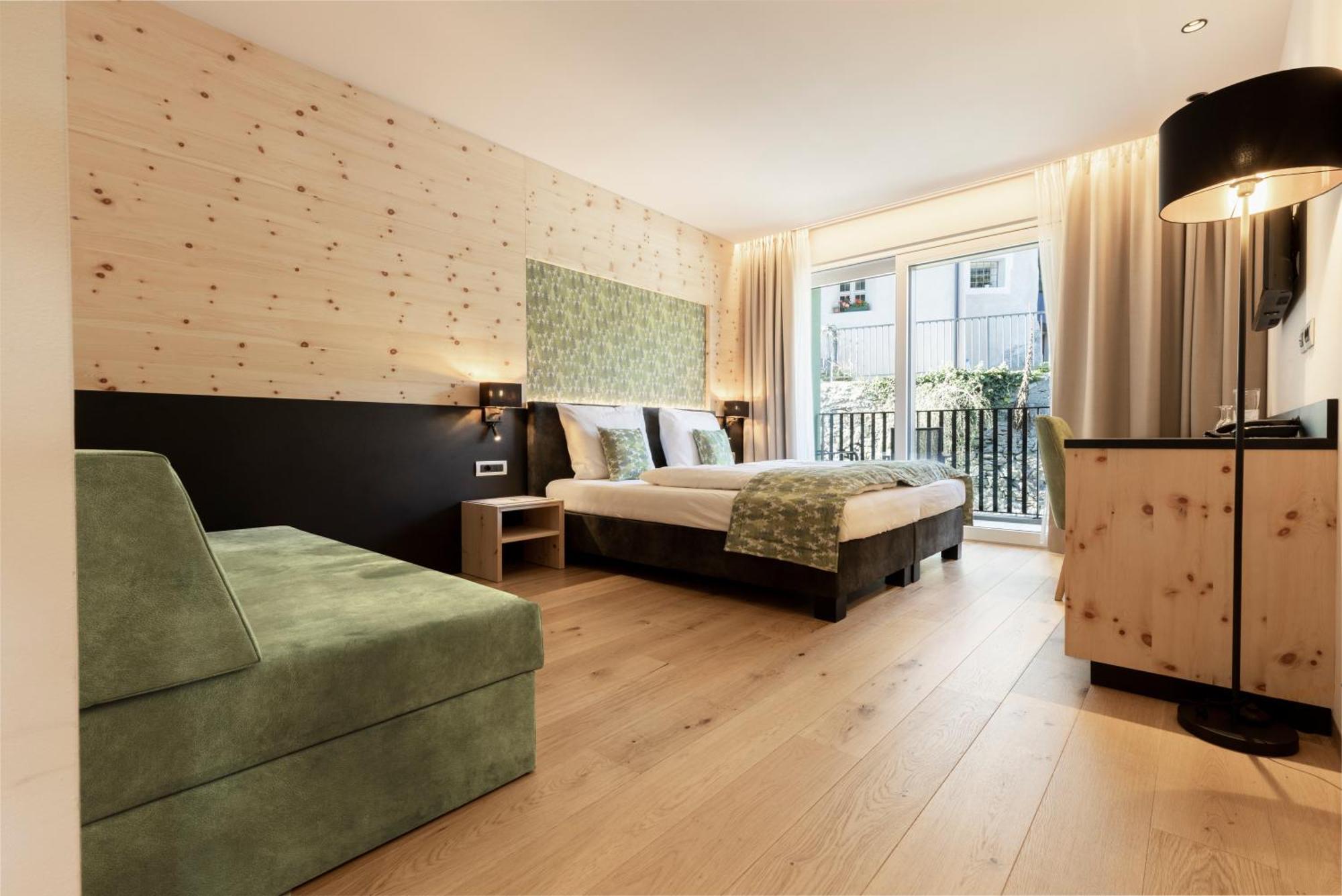 Cityhotel Goldener Adler B&B Chiusa Bagian luar foto