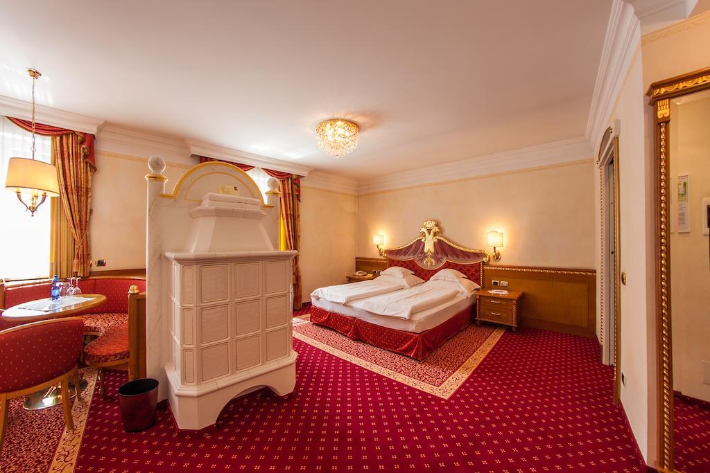 Cityhotel Goldener Adler B&B Chiusa Ruang foto