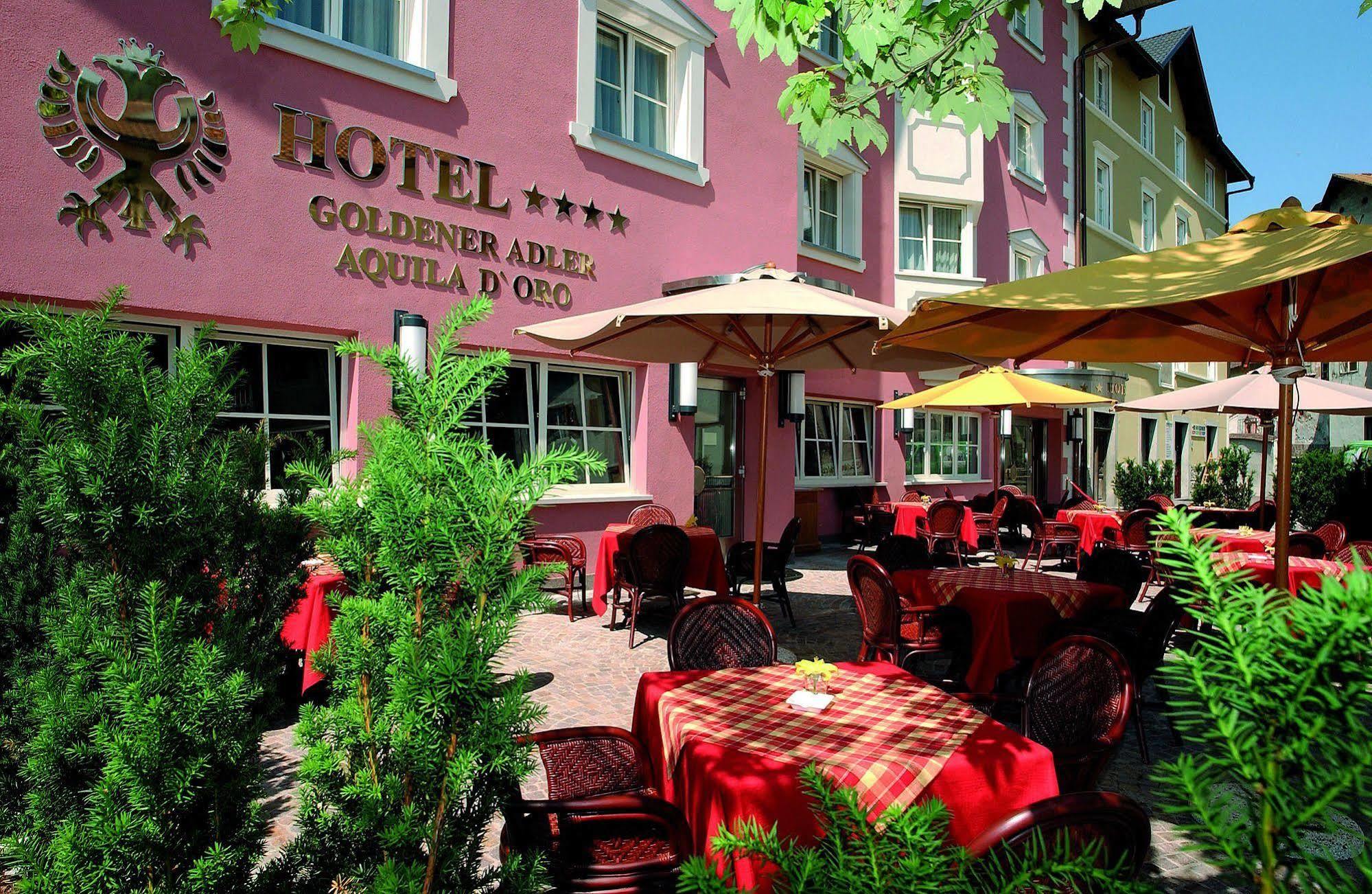 Cityhotel Goldener Adler B&B Chiusa Bagian luar foto
